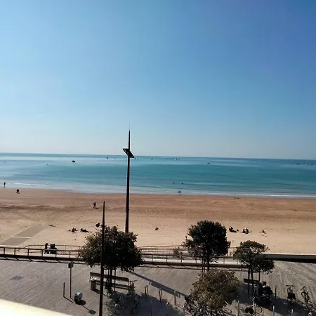 Apartment Face Au Coeur Des Sables D'olonne - Balcon Sud, Equipe, 2 Pers. - Fr-1-331-218