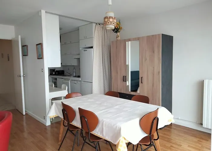 Face Au Coeur Des Sables D'olonne - Balcon Sud, Equipe, 2 Pers. - Fr-1-331-218 莱萨布勒-多洛讷